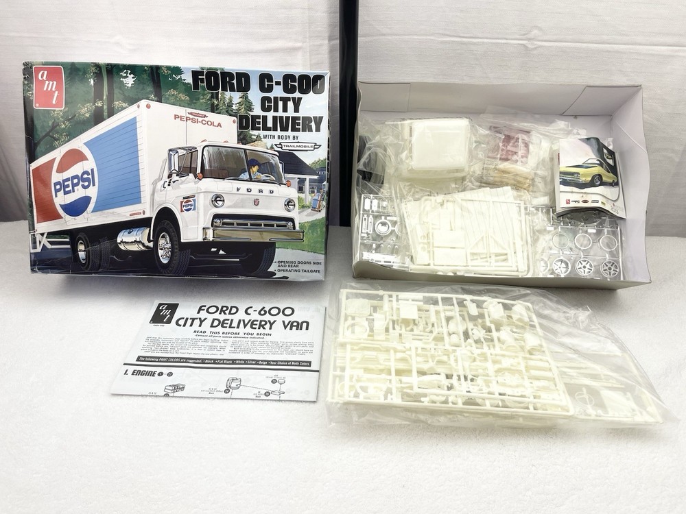 AMT Ford C-600 City Delivery Pepsi Truck Model Kit Unbuilt Complete In Box 1/25