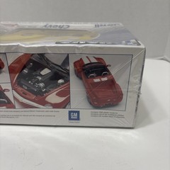 Revell Trucks Chevy SSR Kit # 85-7206 Factory Sealed Box Wear 1:25
