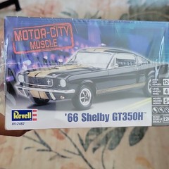 Revell Motor City Muscle ’66 Shelby GT350H 1:24 Plastic Model Kit 85-2482