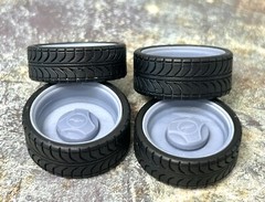 1/24 Scale: 24-Inch “Smoothies W/ ‘65 Chevy C10 Caps” Wheels And Tires; Resin