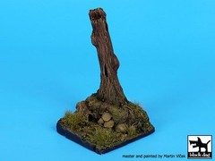 Black Dog 1/72 Tree Stump / Trunk Section Fantasy Vignette Base (60x60mm) FD011