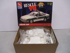 AMT Rescue 911 Police Car 1/25