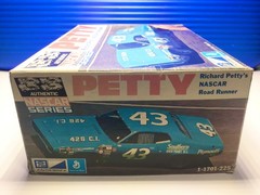 MPC NASCAR SERIES Richard Petty Plymouth Roadrunner MODEL KIT JUNKYARD LOT