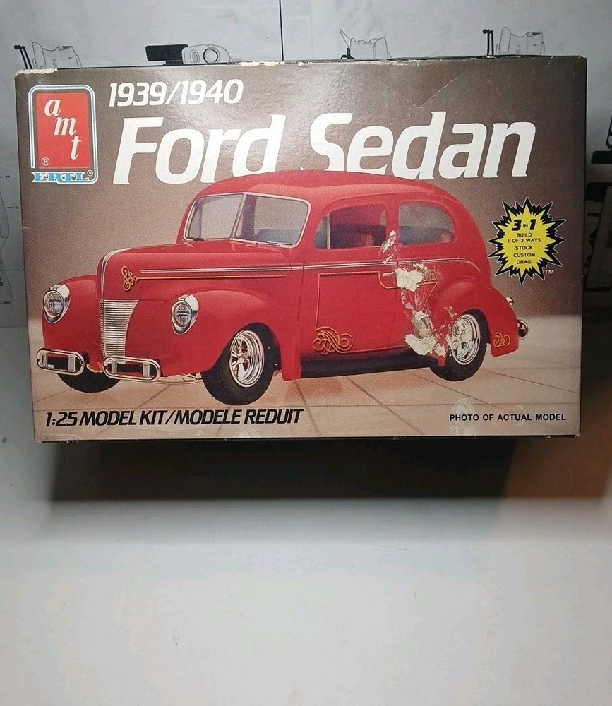 AMT 1939/1940 FORD Sedan open