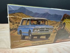 AMT 1972 GMC JIMMY RETRO DELUXE 1:25 SCALE KIT – FACTORY SEALED NEW