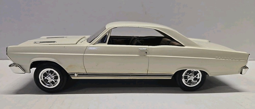 Vintage 1966 Ford Fairlane 1/24 or 1/25 Built Model READ DESCRIPTION