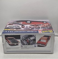 Revell: ’70 Dodge Challenger 2 ‘n 1 Model Kit – 1:24 Scale #85-2596 Sealed 2004