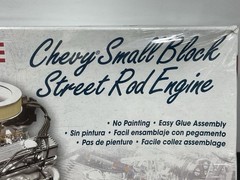 Revell Chevy Small Block Street Rod Engine Kit 1:6 Die Cast w/Display Stand New