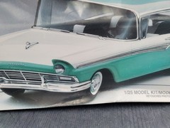 🚦🔥AMT/Ertl 1957 Ford Fairlane 500 Vintage 1993 1:25 Model Kit NEW SEALED #8028