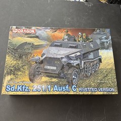 Dragon 1/35 Sd.Kfz. 251/1 Ausf. C Rivetted Version Kit# 6246