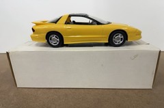 AMT/ERTL 1993 PONTIAC FIREBIRD SUNFIRE YELLOW #6820 Original Box NIB