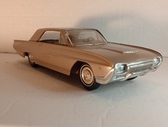 RARE 1963 Ford Thunderbird Dealer Promo 1:24 Plastic Car Bronze