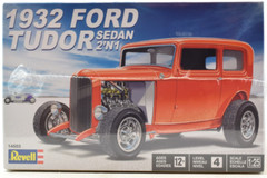 Revell 1932 Ford Tudor Sedan 2-In-1 1/25 Scale Plastic Model Car Kit 14553