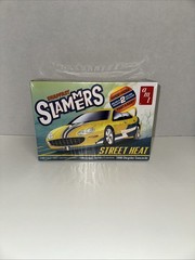 AMT Street Heat 1998 Chrysler Concorde Slammers SNAP 1:25 Scale Model Kit sealed