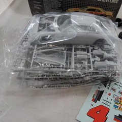 Kodak Chevrolet Model Kit 1:25 scale #6727 AMT Ernie Irvan NASCAR 1990