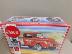 AMT Coca-Cola 1/25 Scale ’40 Willys Pickup Truck AMT1145/12 Round 2 Model Kit