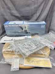 Trumpeter 1/700 06711 USS Battleship BB-34 USS New York New Open Box Sealed Bags