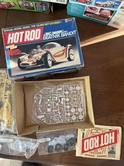 Revell #7110 Ed “Big Daddy” Roth’s Beatnik Bandit 1/25 Plastic Model Kit open bo