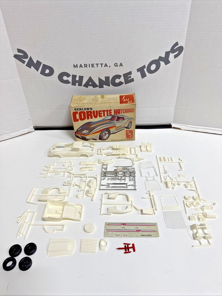 AMT Eckler’s Corvette Hatchback 1:25 Model Kit #3102 *READ*