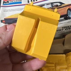 Triumph TR7 Wedge in 1/24 scale by Monogram from 1977