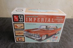 SKILL 2 MODEL KIT 1959 CHRYSLER IMPERIAL 3-IN-1 KIT 1/25 SCALE MODEL AMT AMT1136