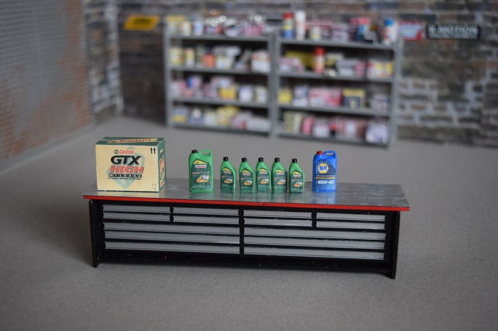 1/18 Scale Castrol GTX Green oil product Diorama shop items