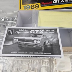AMT Plymouth GTX Hardtop Pro Street 1/25 Scale Plastic Model Kit