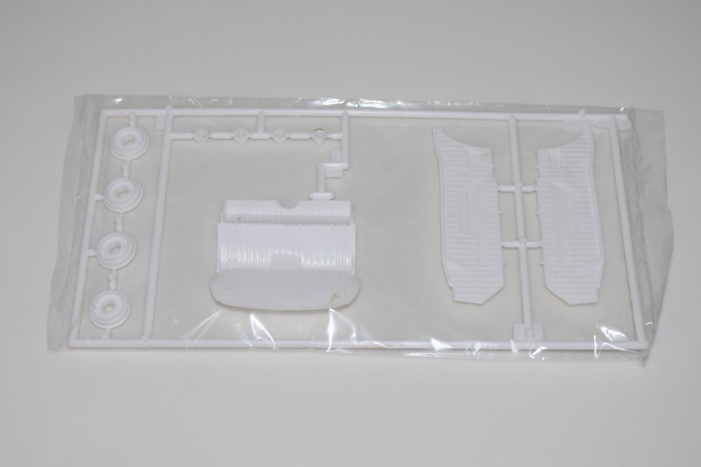 AMT 1966 BUICK RIVIERA GS #1439 ⭐PARTS⭐ REAR SEATS+DOOR PANELS+MORE 1:25
