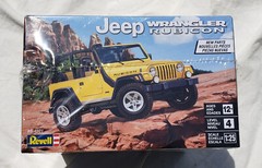 Revell Jeep Wrangler Rubicon 1:25 Scale Plastic Model Kit 85-4501 New Sealed