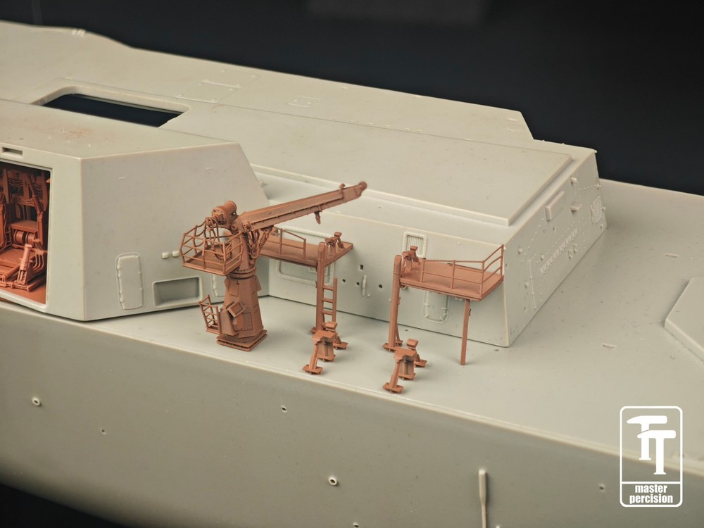 1/200 US Navy Arleigh Burke Flight II Hanger Platform Unpainted