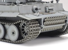 Tamiya 1/35 Military Miniature No.216 German Army Heavy Tank Tiger I Early Type