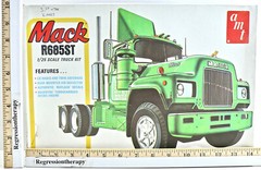 Vintage AMT USA 1/25 Mack R685ST Truck Tractor Cab Classic Plastic Model NIB