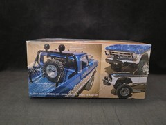 Moebius 1971 F-250 Custom 4×4 Pickup 1:25 Scale Plastic Model Kit 2567