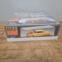 AMT Ertl 8271 1/25 Scale ’70 Chevy Monte Carlo Lowrider Kit W/ Display Case