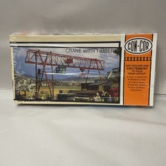 COOL CON-COR HO ” CRANE WITH TIMBER ” PLASTIC MODEL KIT 9041 TRAIN LAYOUT