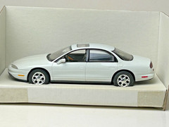 Brookfield 1:24 Scale 1997 Oldsmobile Aurora Promo Car with Box, White
