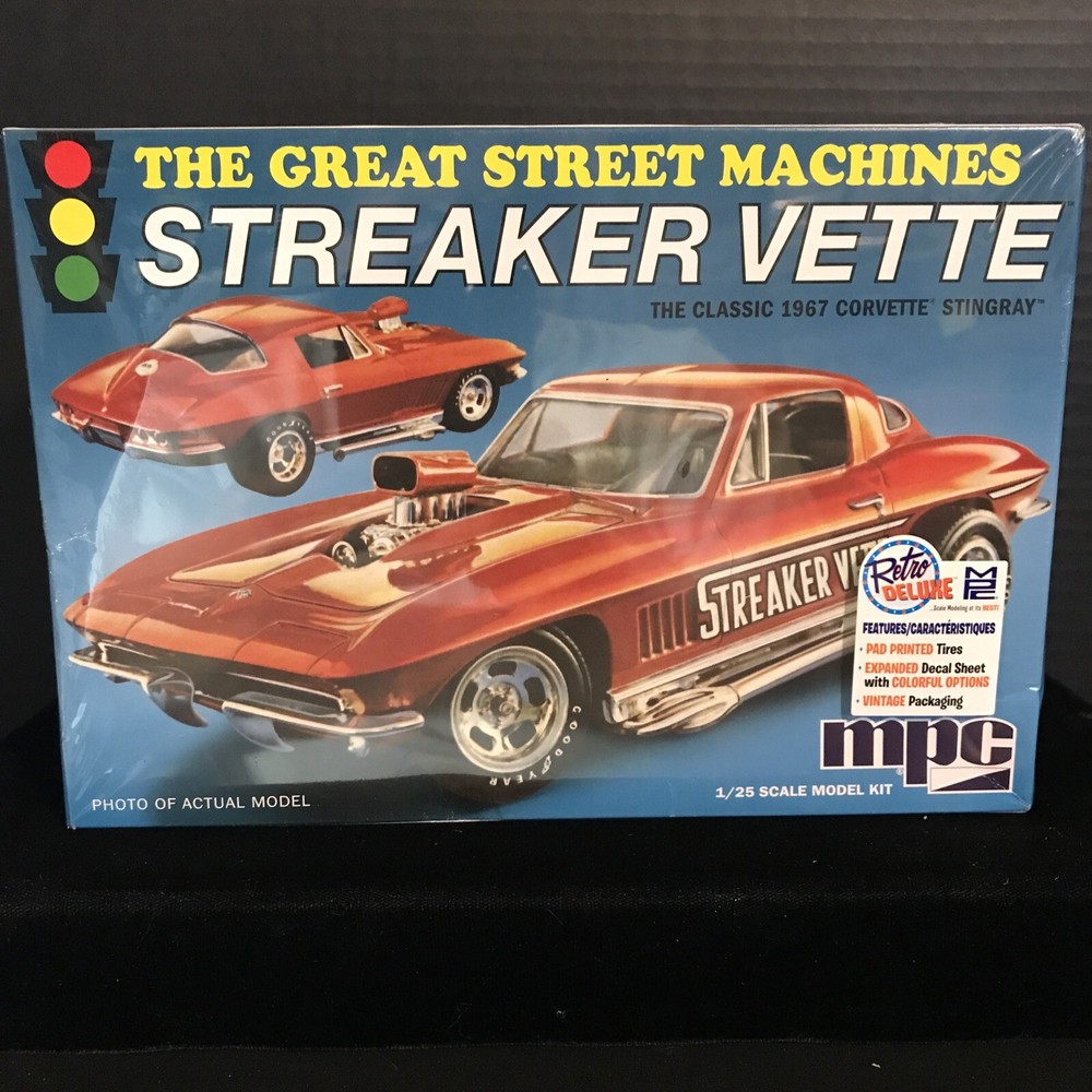 MPC 973/12 STREAKER VETTE MODEL KIT-NIB-1/25 SCALE