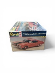 Revell 1:24 1970 Plymouth Road Runner Model Kit #85-2980 Sealed Street Burner