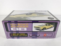 1968 Plymouth Road Runner AMT 1:25 Model Kit # 821/12 Sealed Box Molded in White
